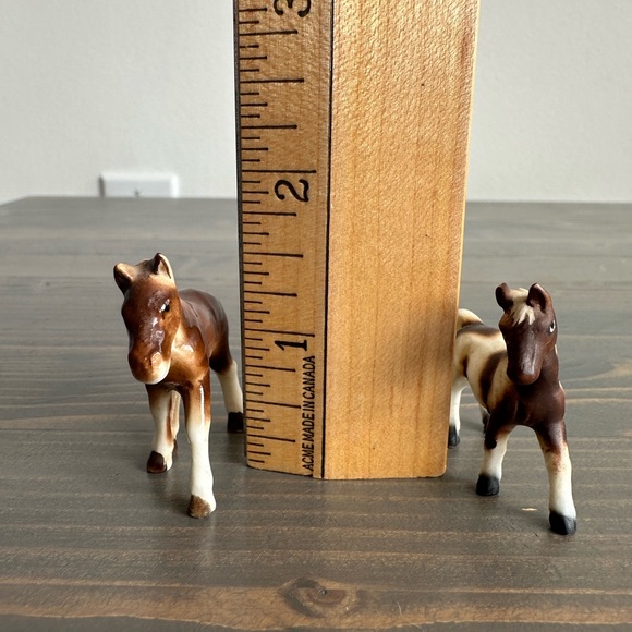 2 tiny vintage ceramic  horses - Picture 5 of 5